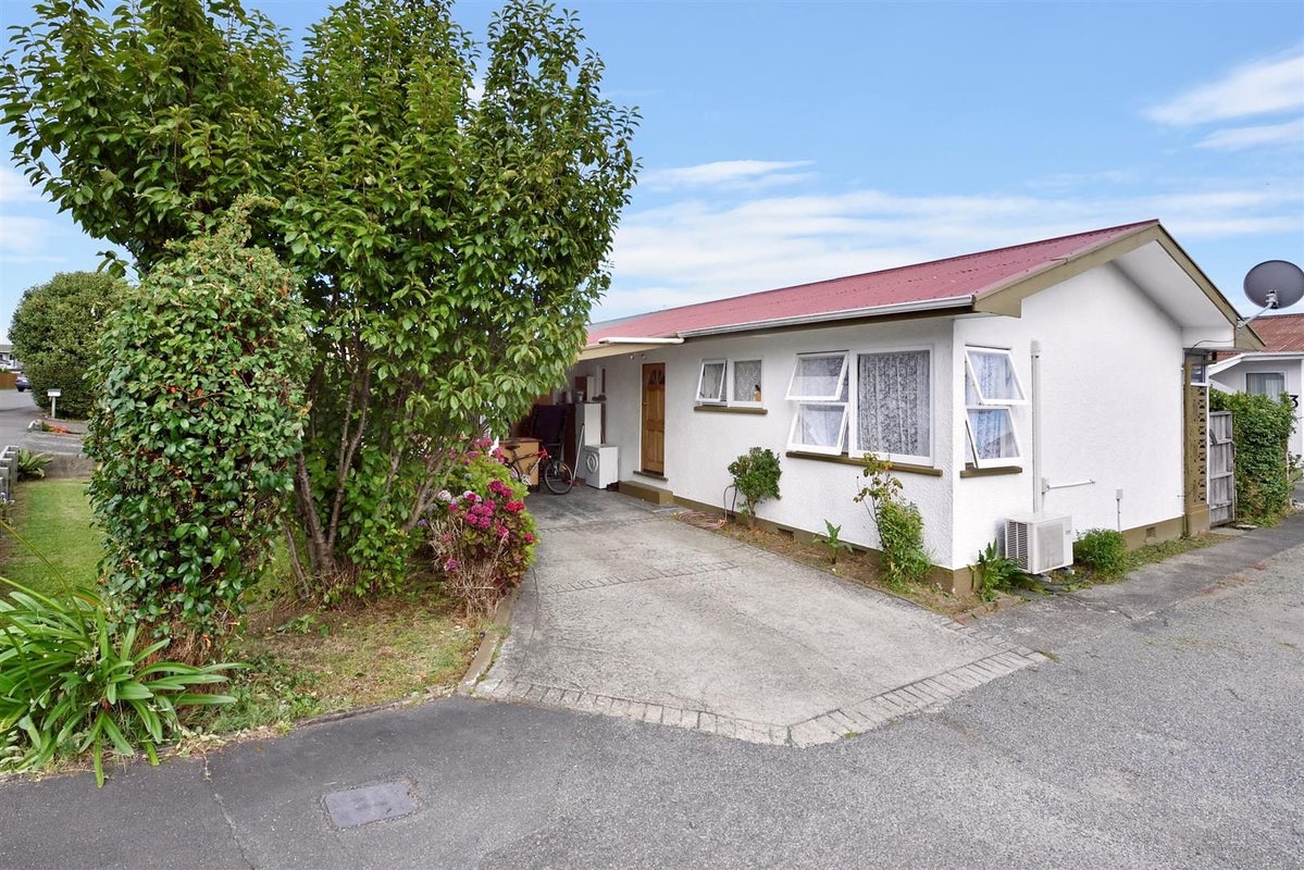 1/56 GOLF RD, Tahunanui, NELSON - Carousel 1
