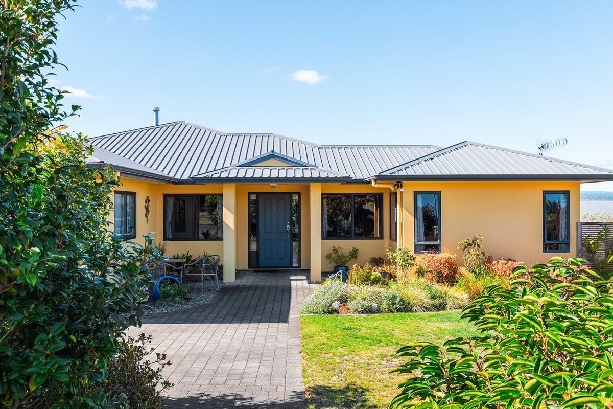 14 The Grove, Nukuhau, Taupo - Carousel 1