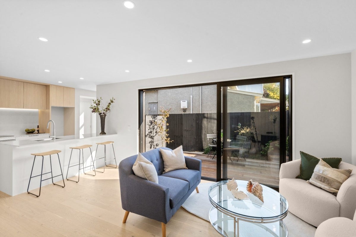2/9 Innes Road, St Albans, Christchurch - Carousel 2