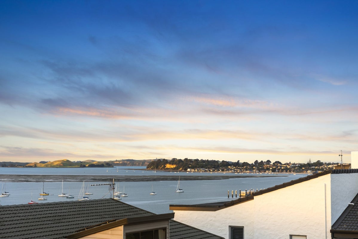 1/22 Falstaff Place, Half Moon Bay, Auckland - Carousel 1