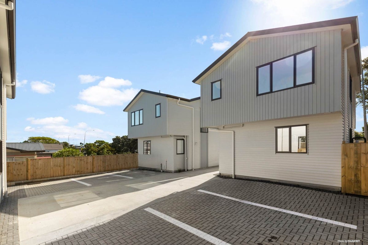 421A Glenfield Road, Glenfield, Auckland - Carousel 11