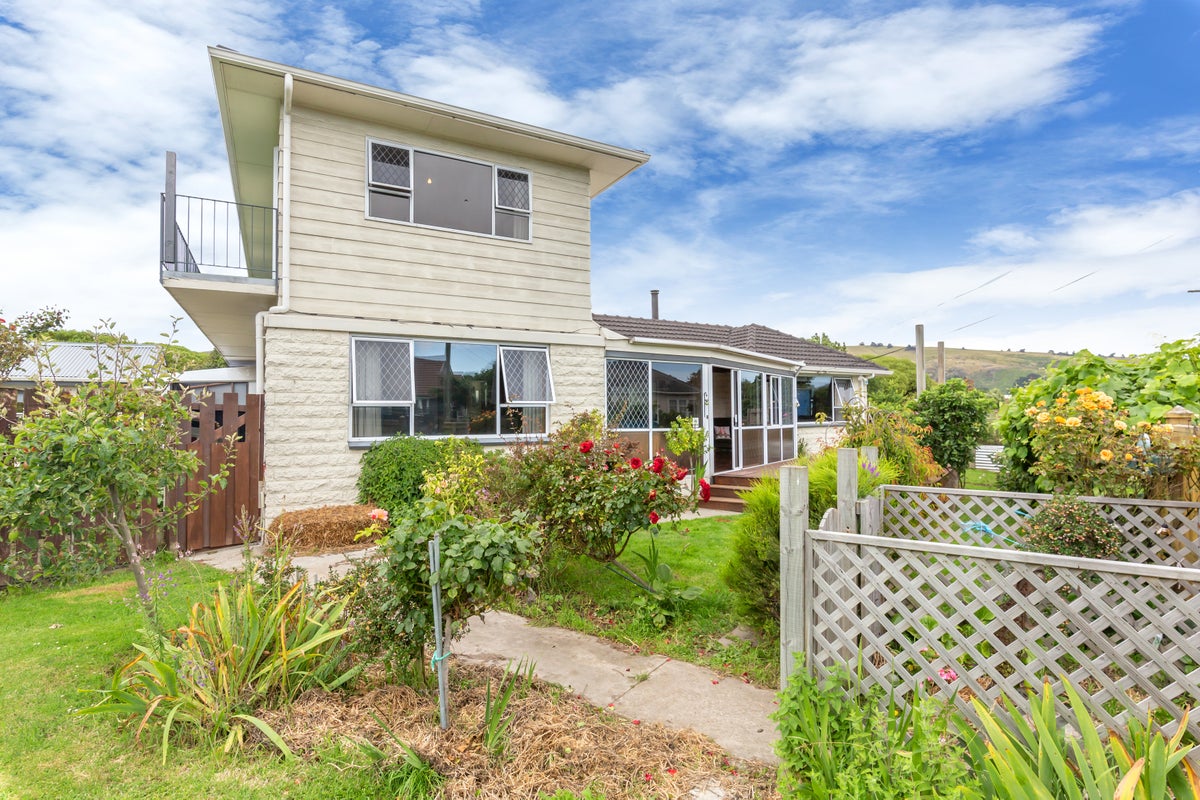 32 Gould Crescent, Woolston, Christchurch - Carousel 2