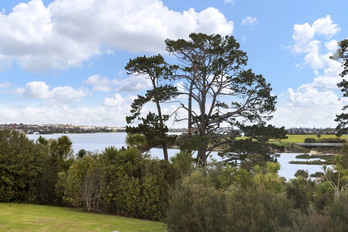 19B Fernwood Place, Wai o Taiki Bay, Auckland - Carousel 2