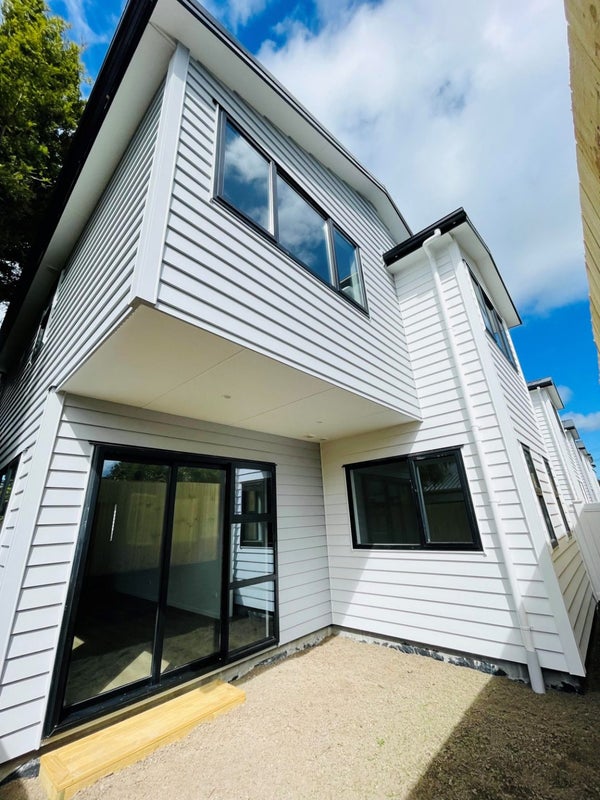 7/25 Swanson Road, Henderson, Auckland - Carousel 16