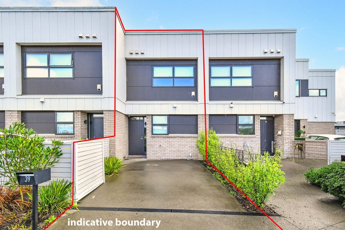 39 Periko Way, Takanini, Auckland - Carousel 1