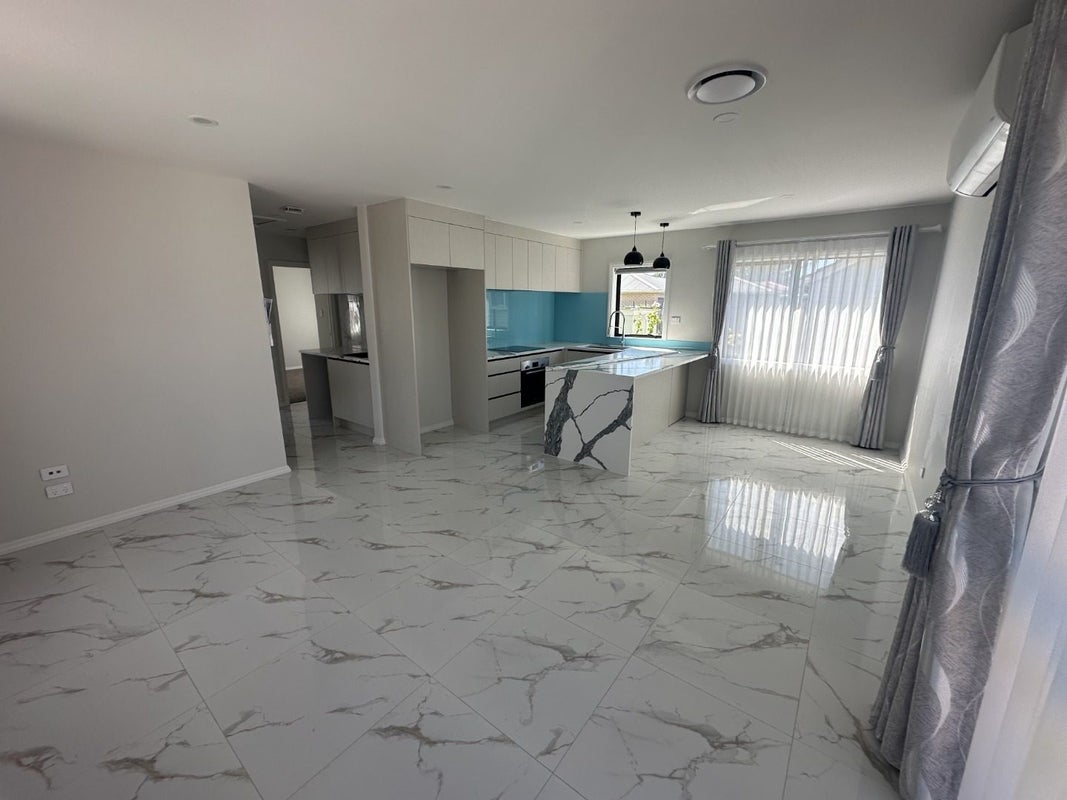 9 Forbes Road, Favona, Auckland - Carousel 1