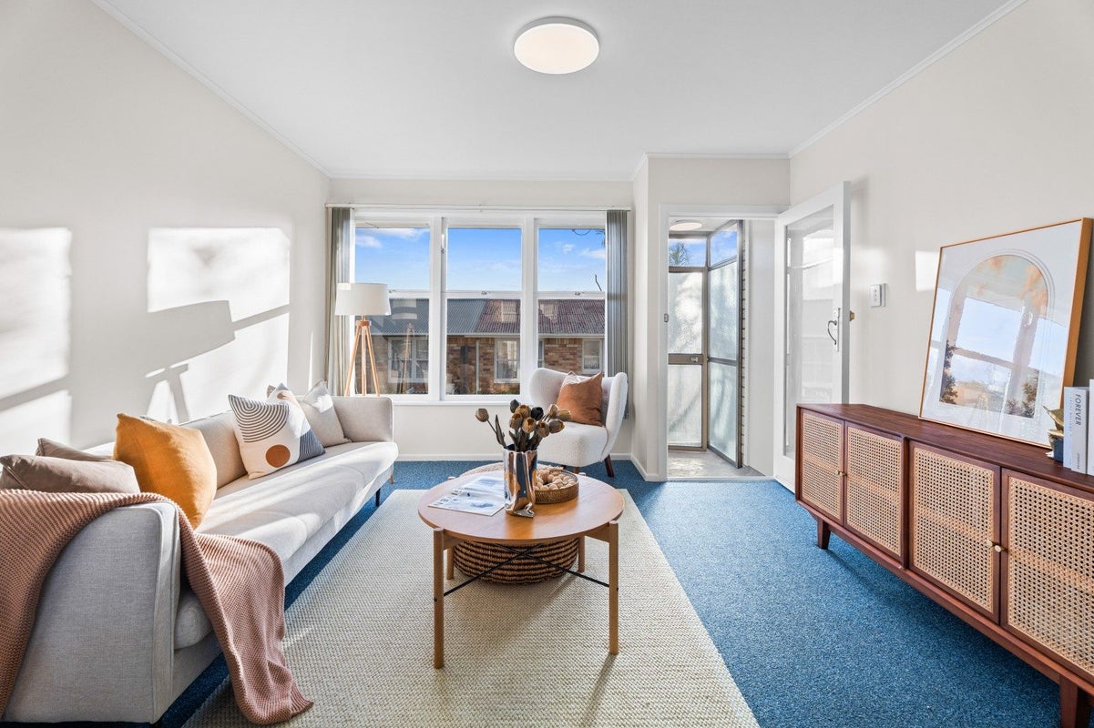 2/7 Laburnum Road, New Windsor, Auckland - Carousel 2