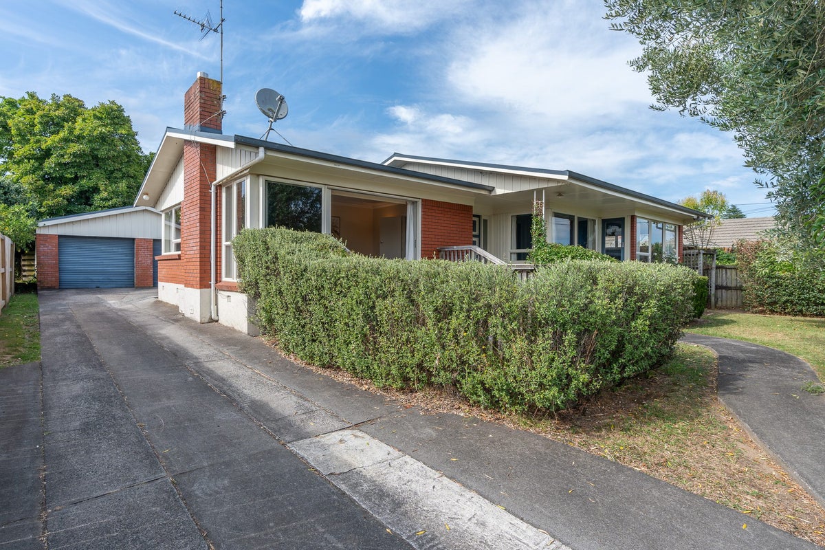14 Lamont Street, Chartwell, Hamilton - Carousel 1