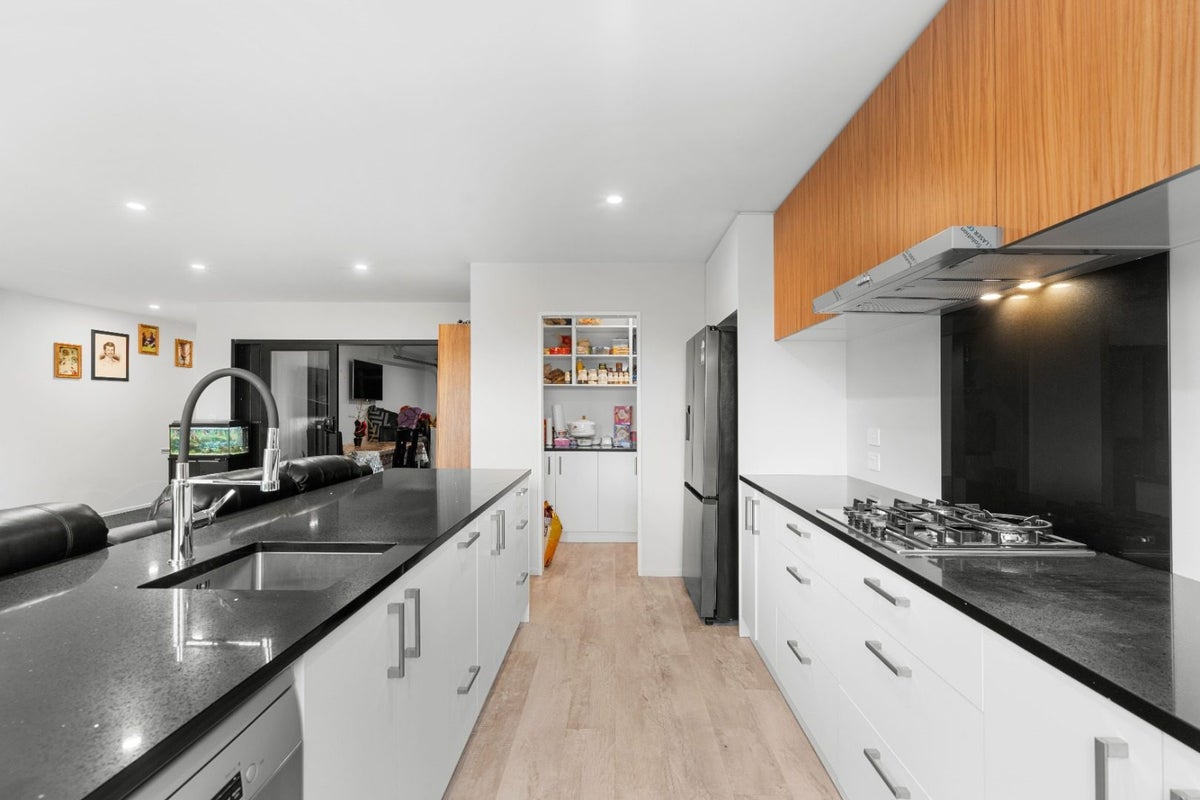 11 Russell Street, Linwood, Christchurch - Carousel 2