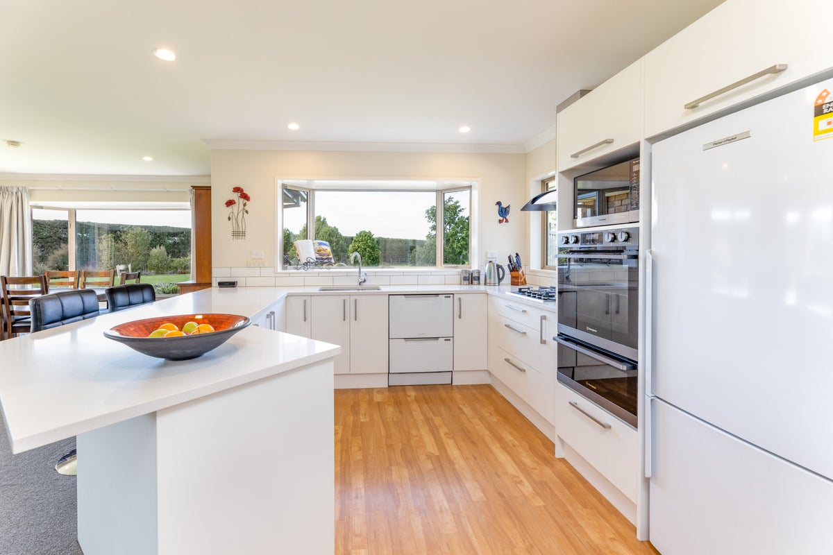 2/186 Knights Road, Christchurch - Carousel 2
