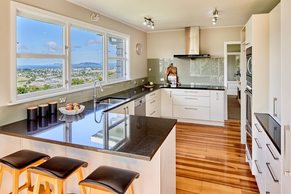 13 City View Grove, Harbour View, Lower Hutt - Carousel 2
