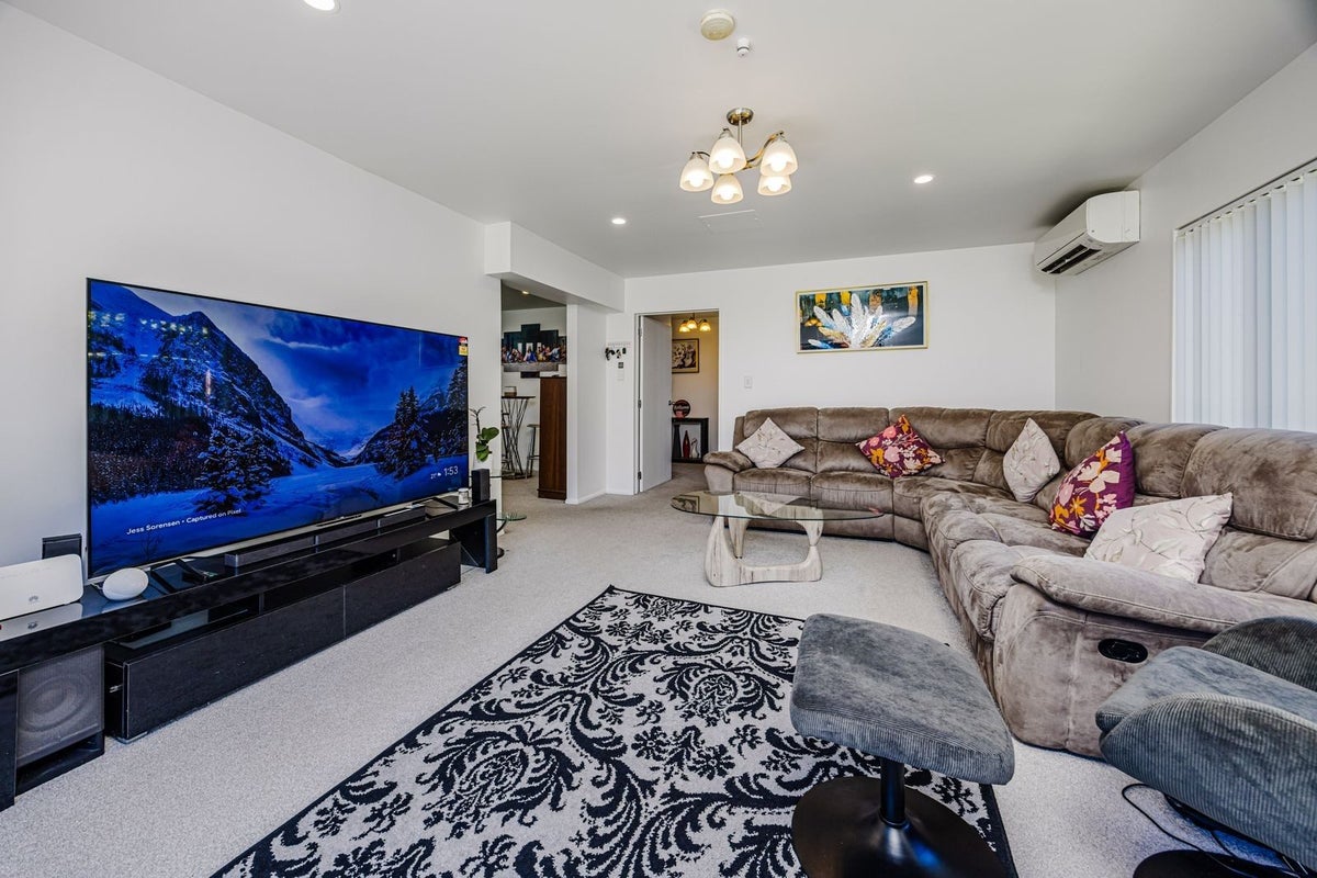 13 Asics Drive, Favona, Auckland - Carousel 2