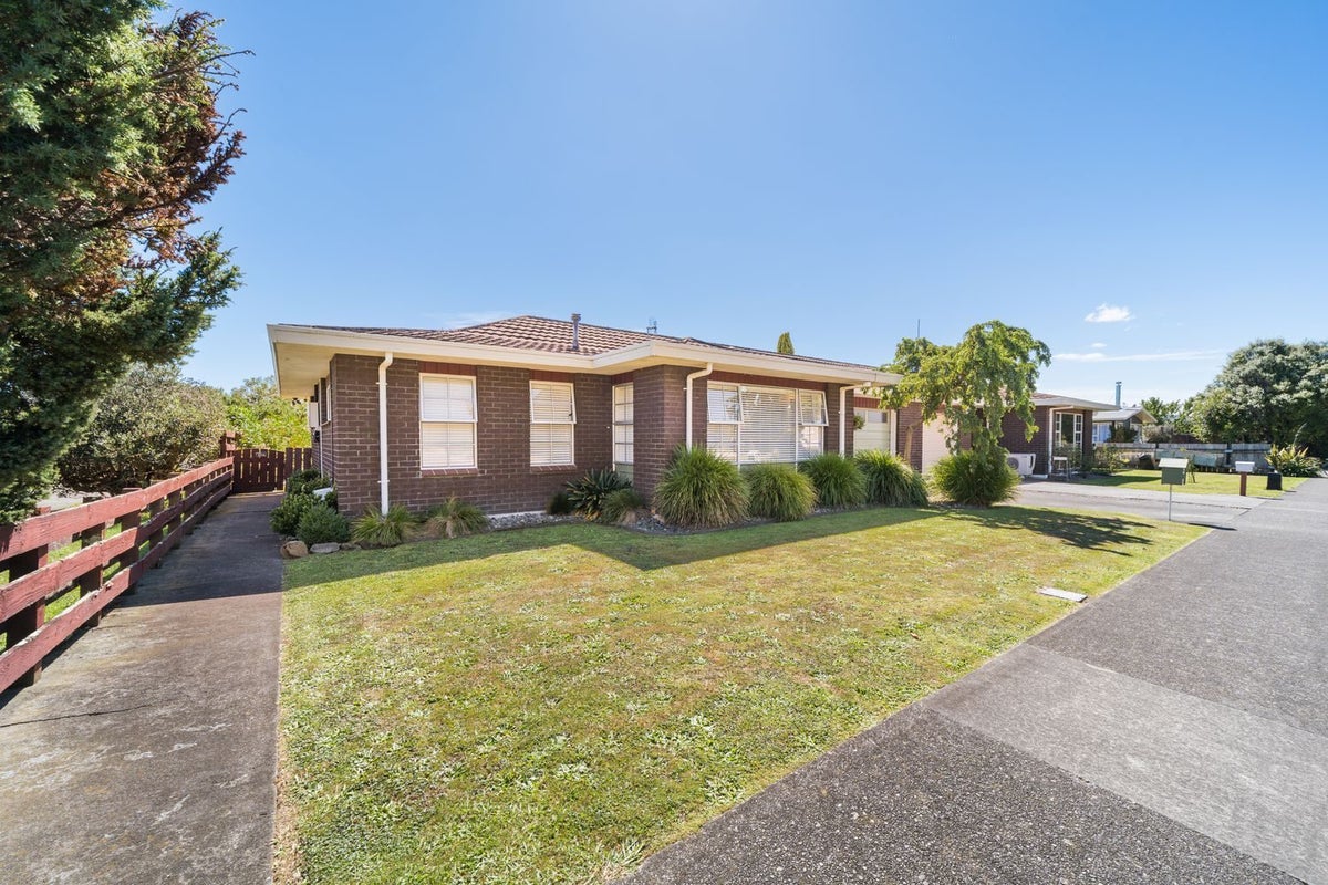 81 Long Melford Road, Awapuni, Palmerston North - Carousel 25
