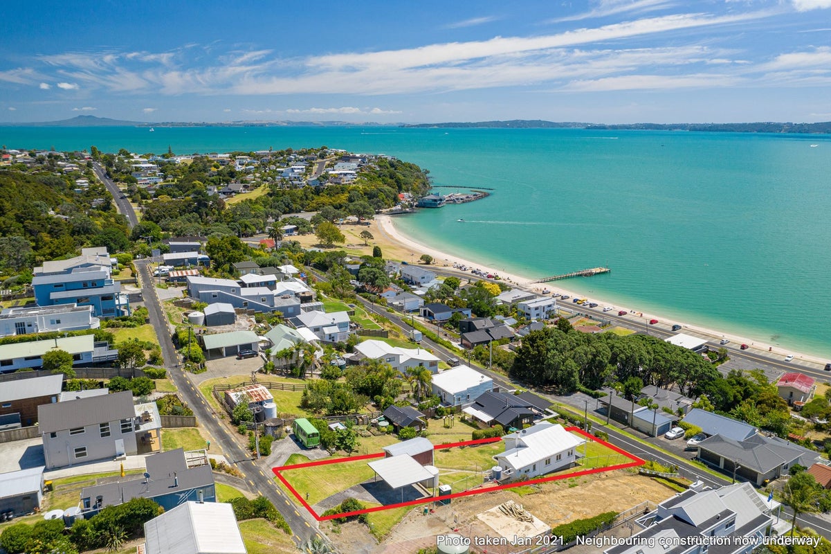 33 Carlton Crescent, Maraetai, Auckland - Carousel 1