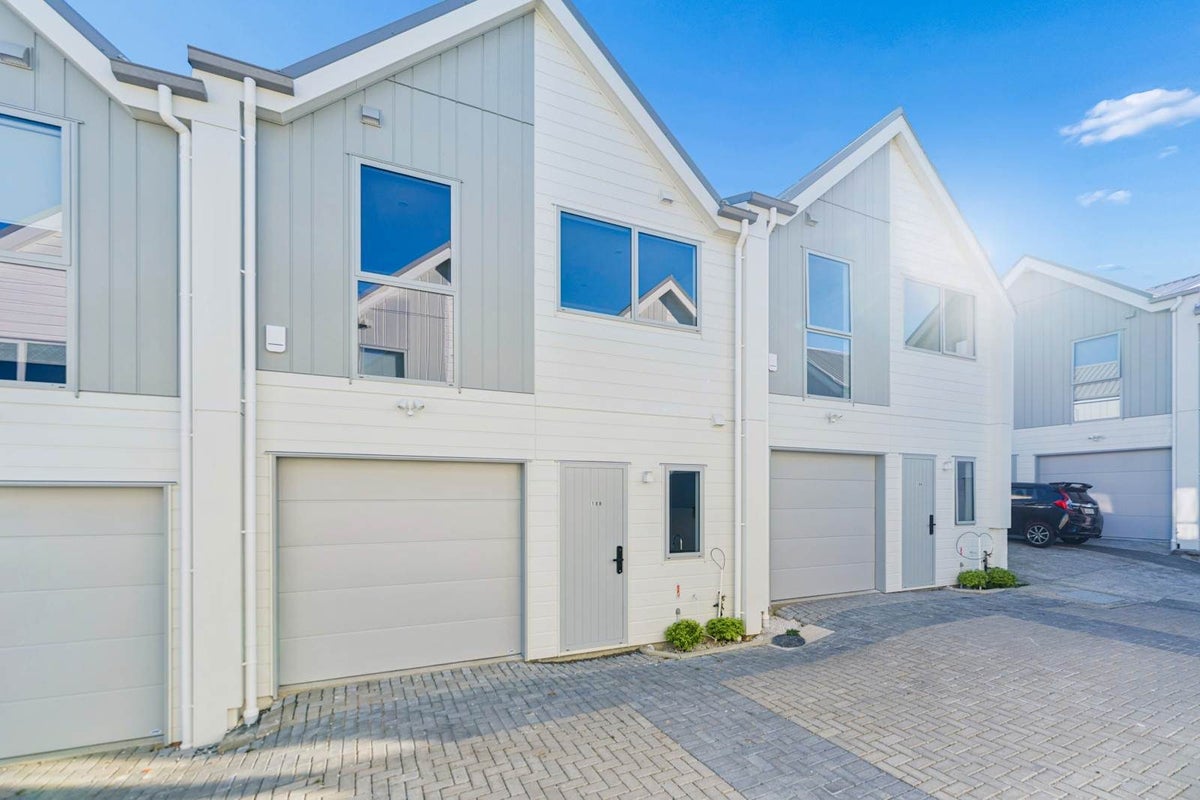 10B Clensmore Place, Torbay, Auckland - Carousel 1