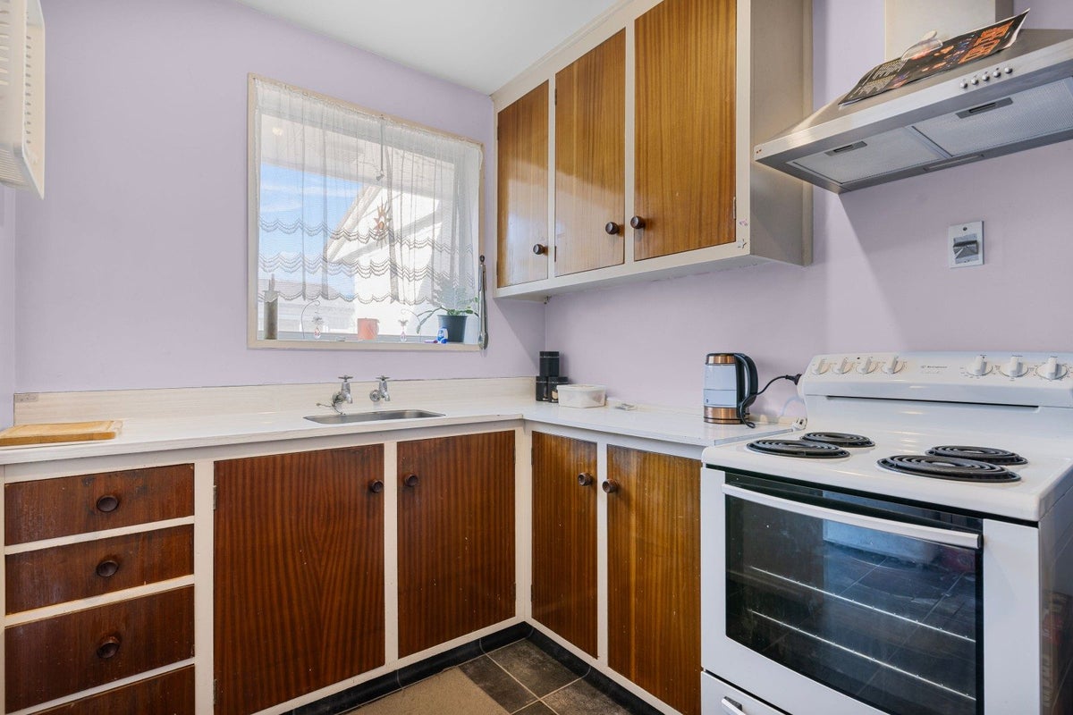 2/426 Worcester Street, Linwood, Christchurch - Carousel 2