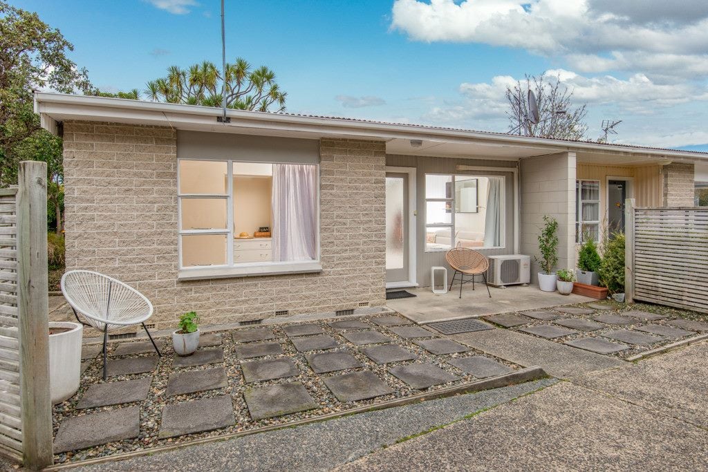 8A Sim Street, Maori Hill, Dunedin - Carousel 1