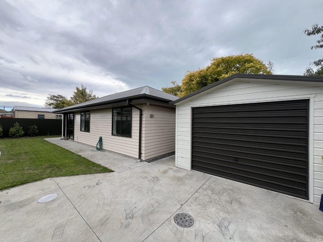 2/141 Cuthberts Road, Aranui, Christchurch - Carousel 1