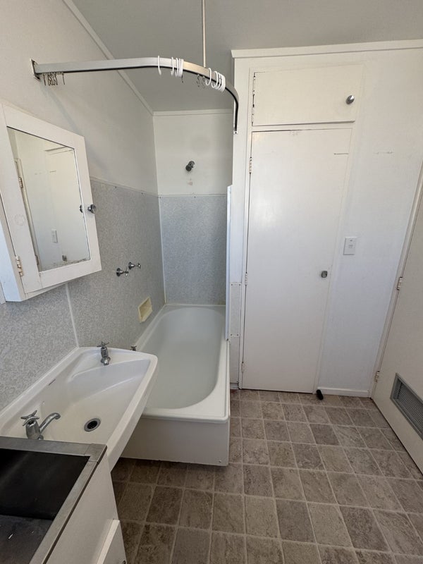 8/255 Coutts Street, Rongotai, Wellington - Carousel 17