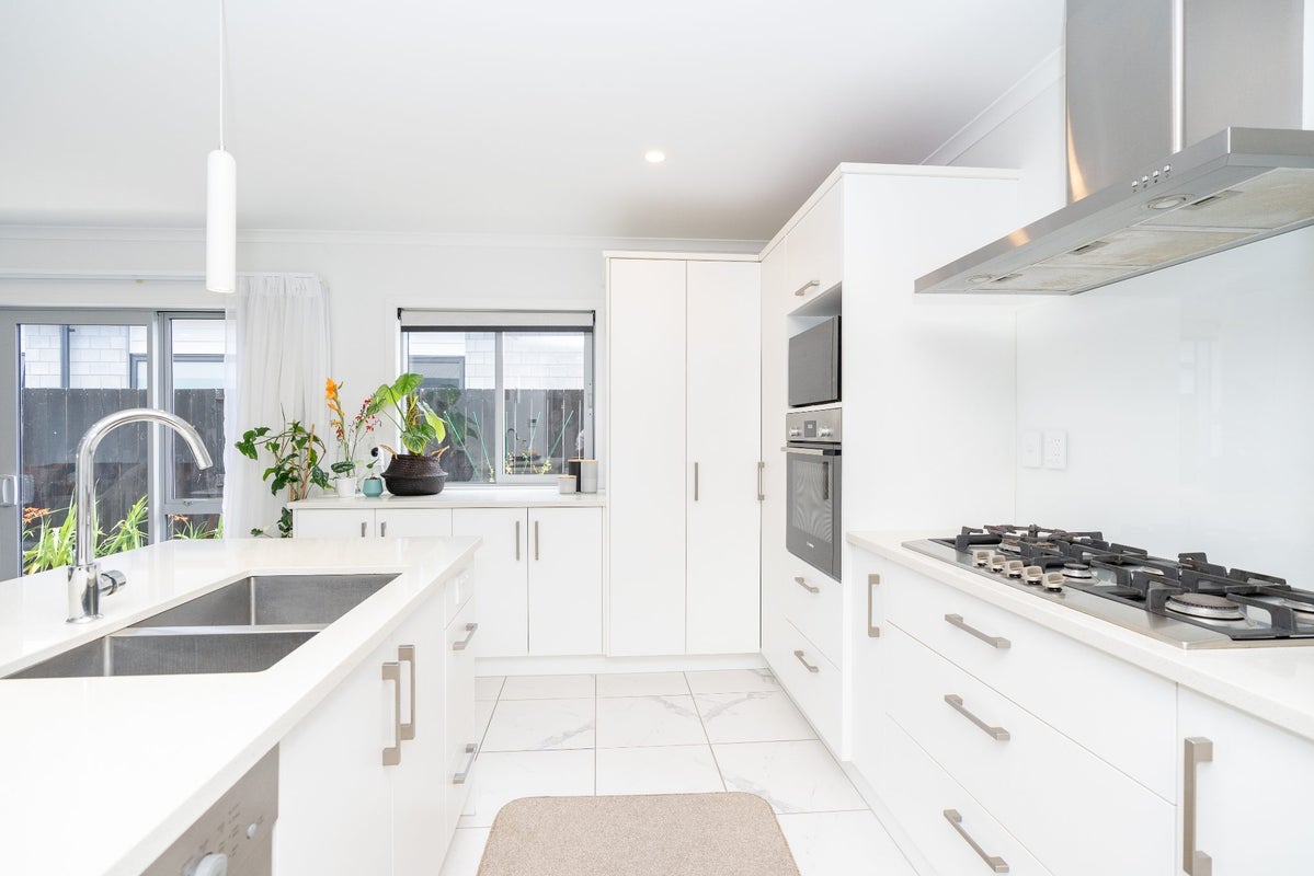 521 Webb Drive, Chartwell, Hamilton - Carousel 2