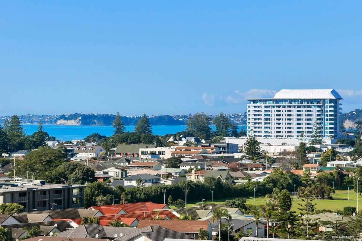 22 Panorama Heights, Orewa, Orewa - Carousel 2