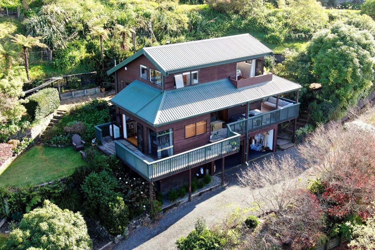 24 Dawn View Place, Minden, Tauranga - Carousel 1