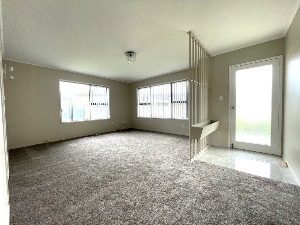 2/6 Papatahi Place, Henderson, Auckland - Carousel 2