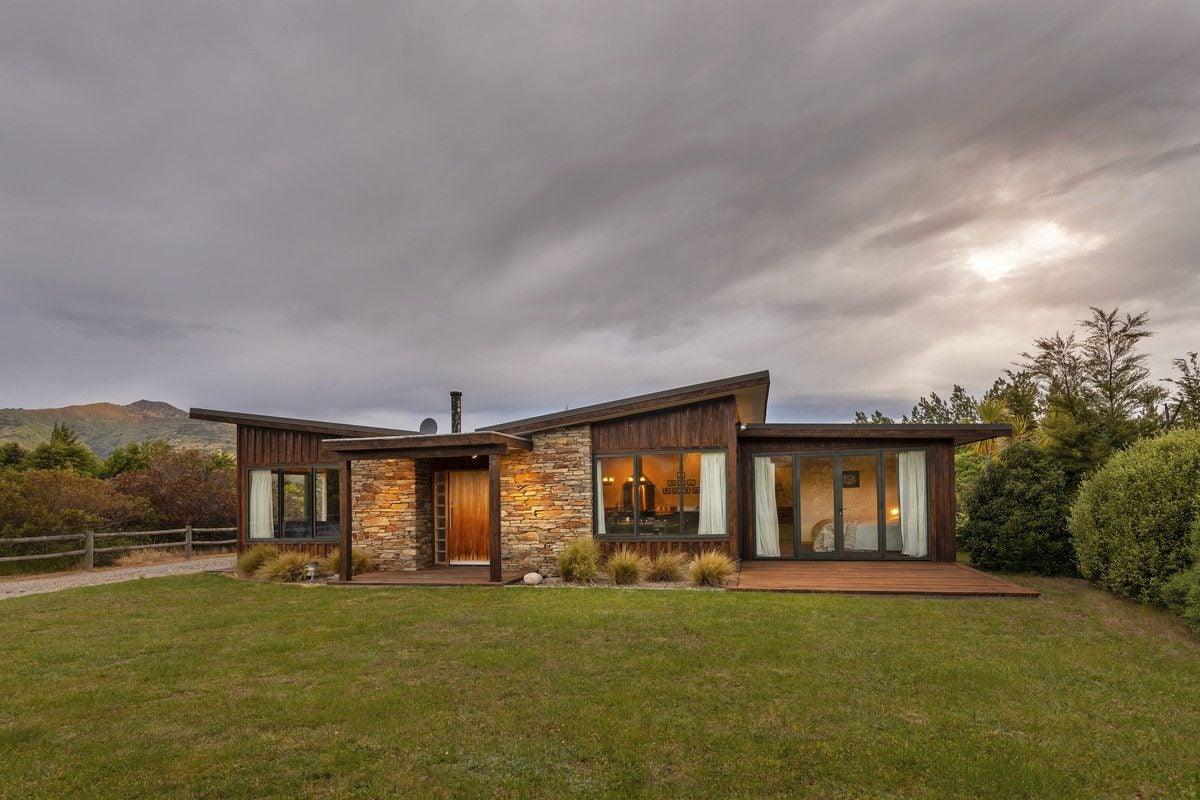 78 Nichol Street, Lake Hawea - Carousel 1