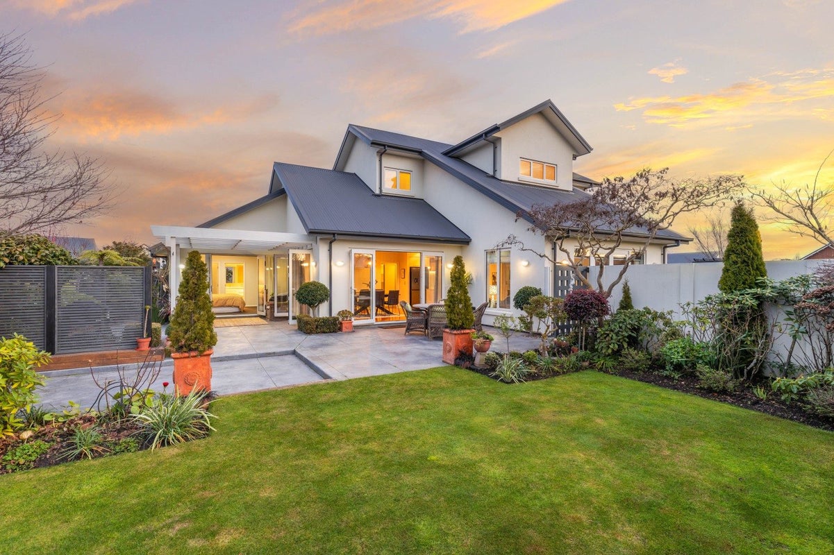 17 Timberlands Terrace, Parklands, Christchurch - Carousel 1