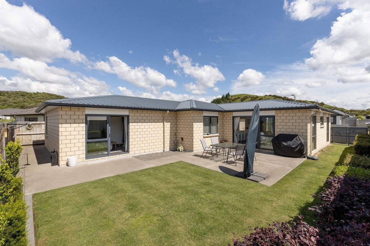 3 Paiawa Way, Pyes Pa, Tauranga - Carousel 1