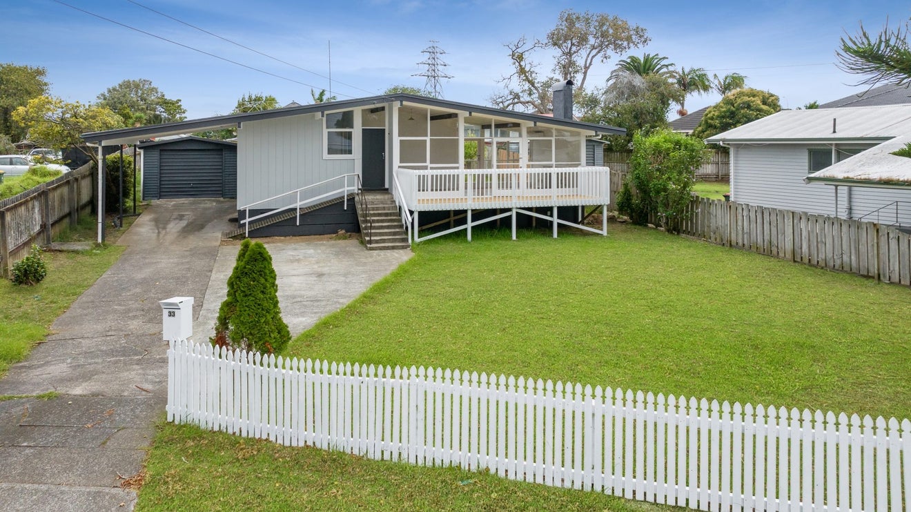 33 Mcburney Place, Mangere East, Auckland - Carousel 1