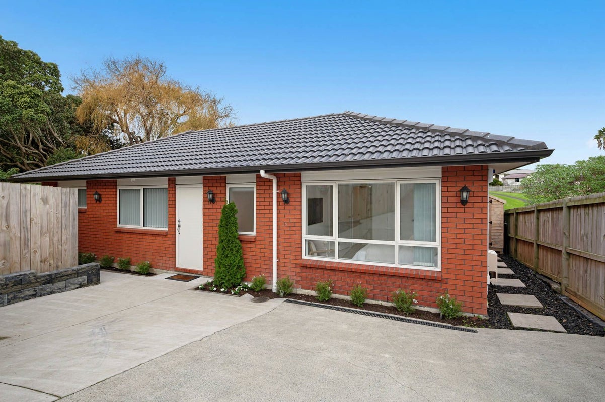 65A Gills Road, Bucklands Beach, Auckland - Carousel 1