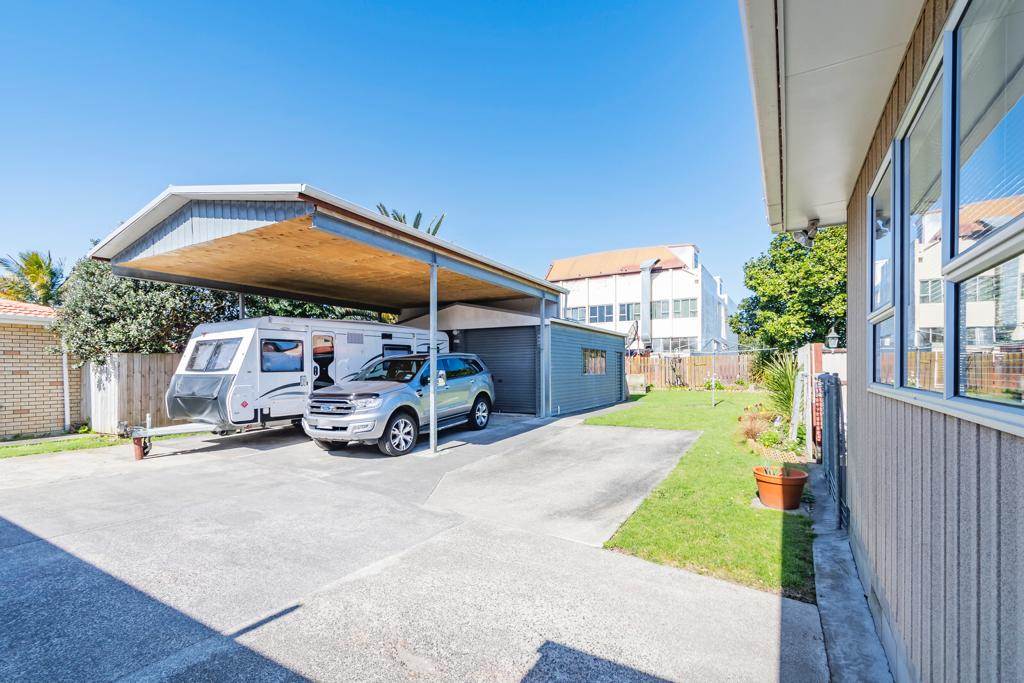 12 Norfolk Place, Papatoetoe, Auckland - Carousel 2