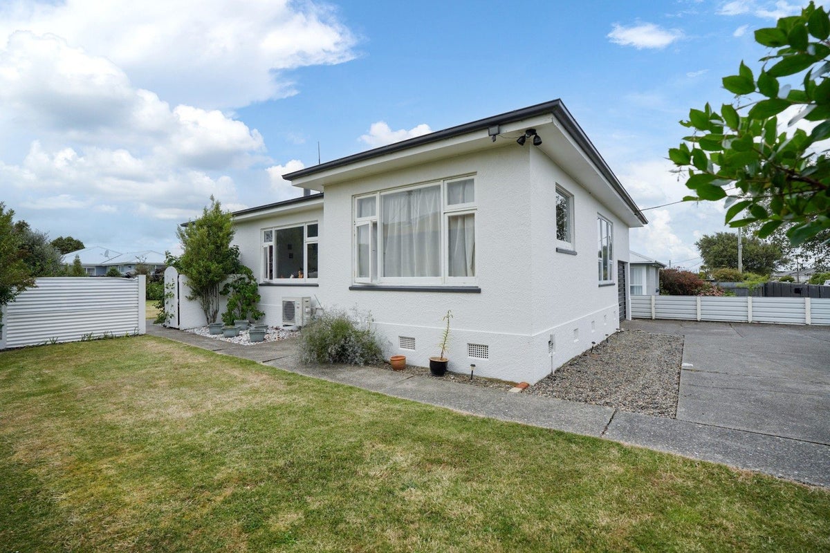 87 Stobo Street, Grasmere, Invercargill - Carousel 1