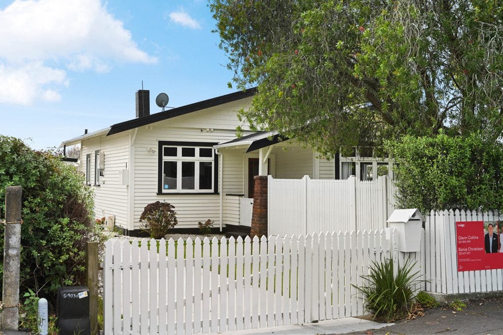 275 Clarkin Road, Fairfield, Hamilton - Carousel 2