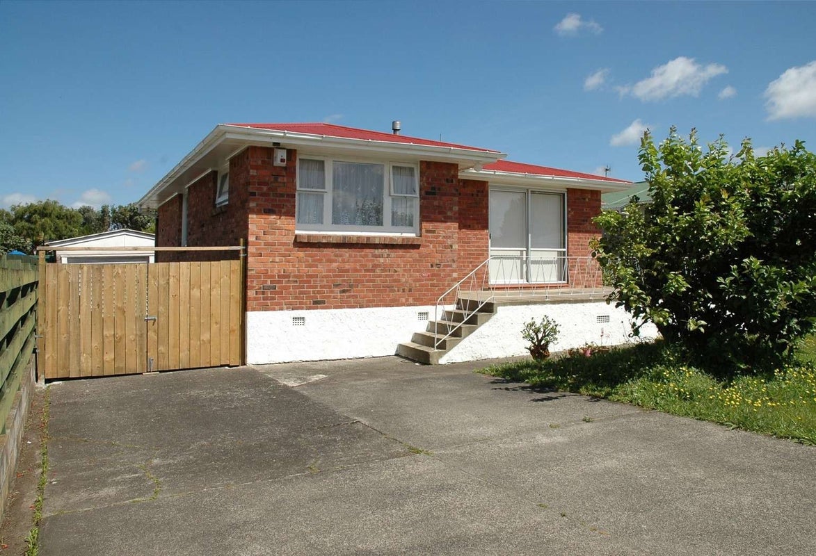 11 Kerrydale Road, Manurewa, Auckland - Carousel 1
