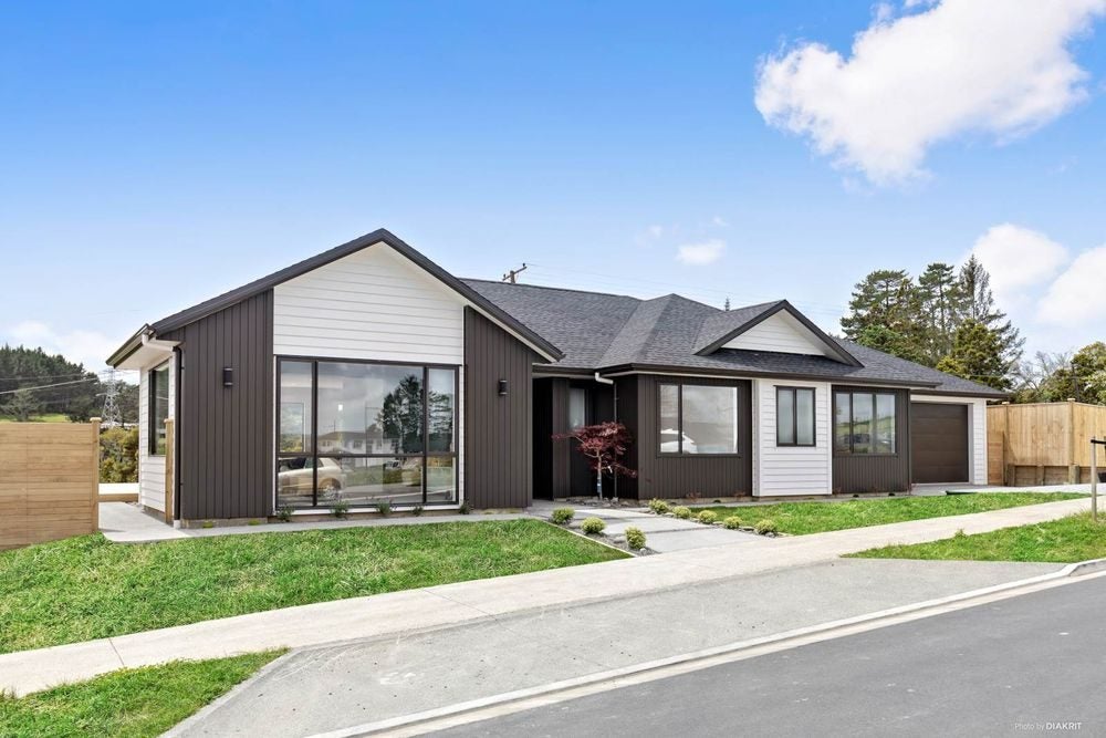 20 Jeroboam Loop, Kumeu - Carousel 1