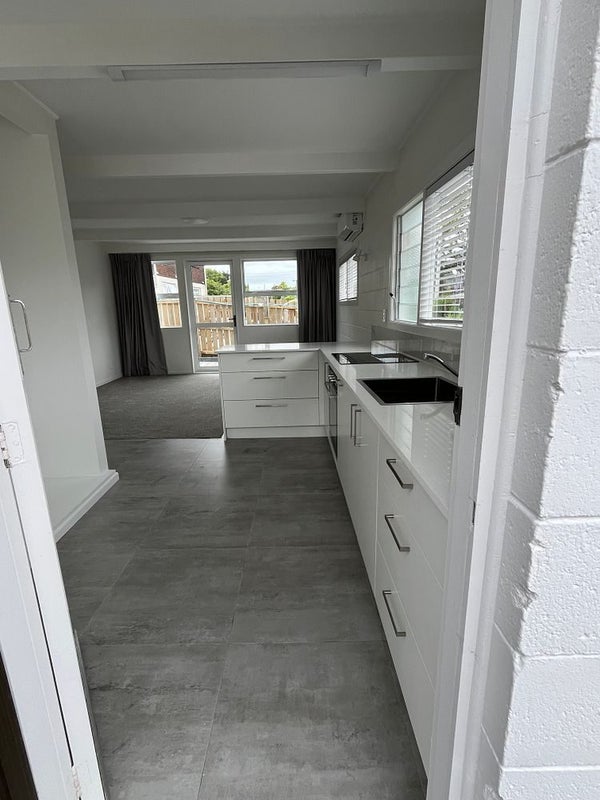 1/22 Mcdonald Crescent, Mount Wellington, Auckland - Carousel 1