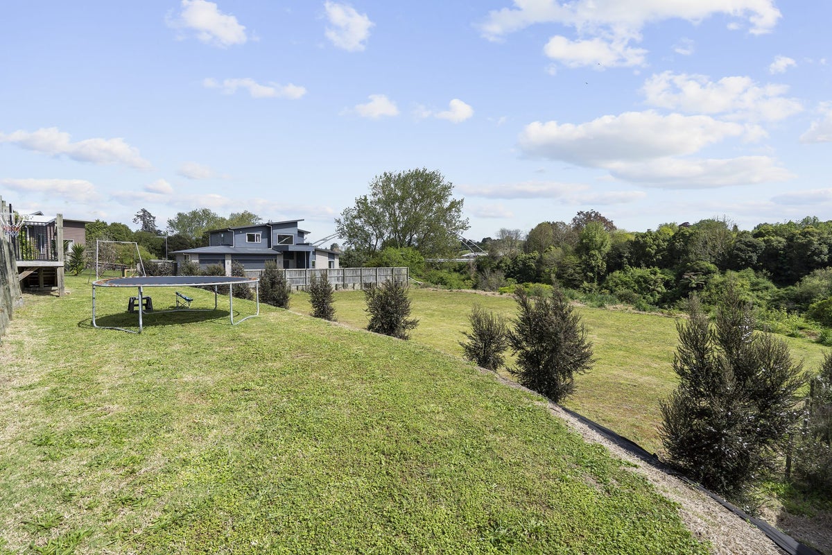 57 Alpers Ridge, Leamington, Cambridge - Carousel 18