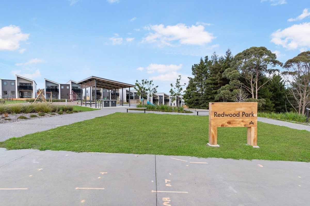 9 Aquamarine Avenue, Silverdale - Carousel 5