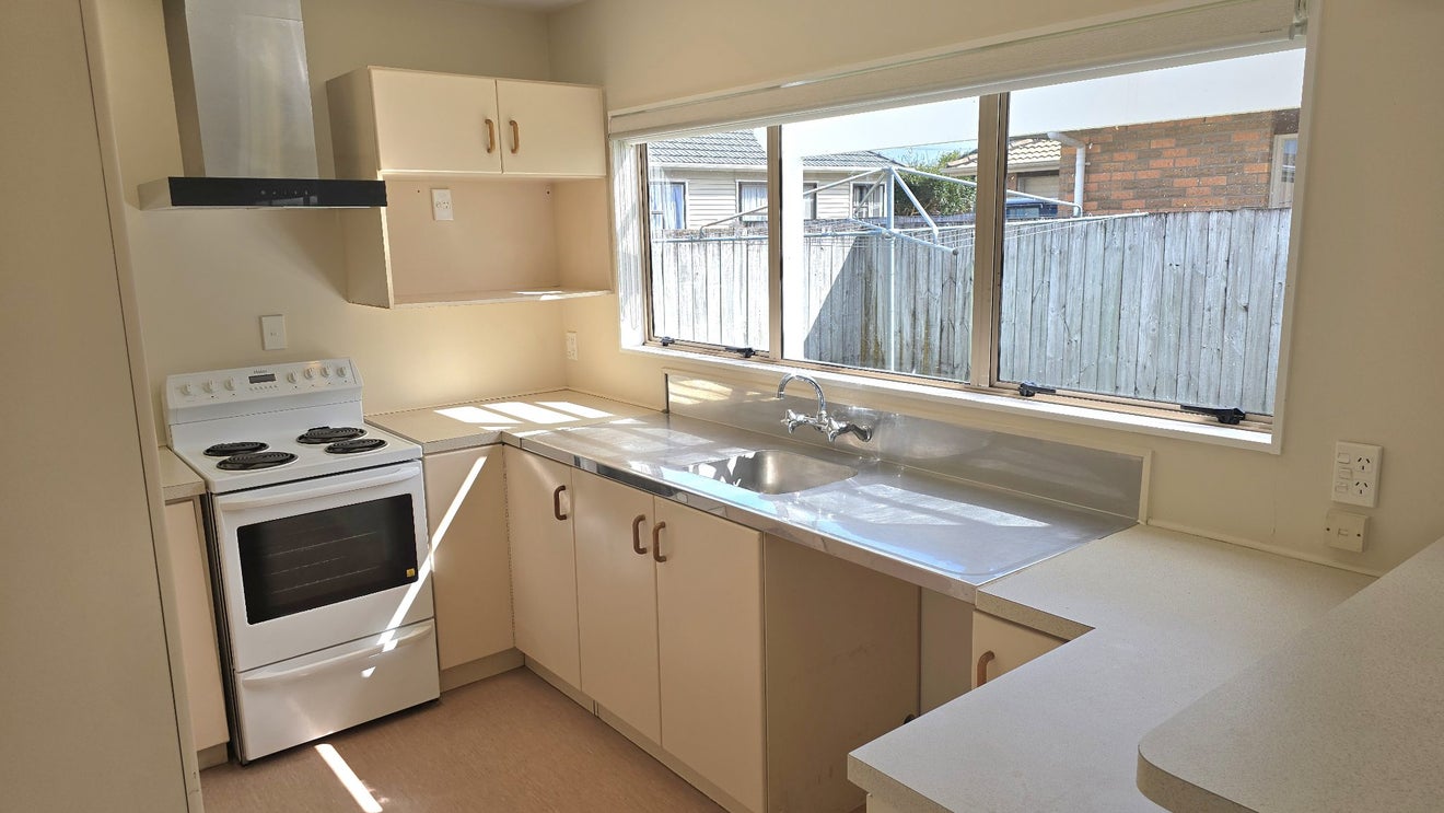 1/33 Alford Street, Waterview, Auckland - Carousel 2