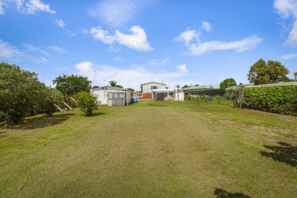 41 Parakai Avenue, Parakai, Helensville - Carousel 2