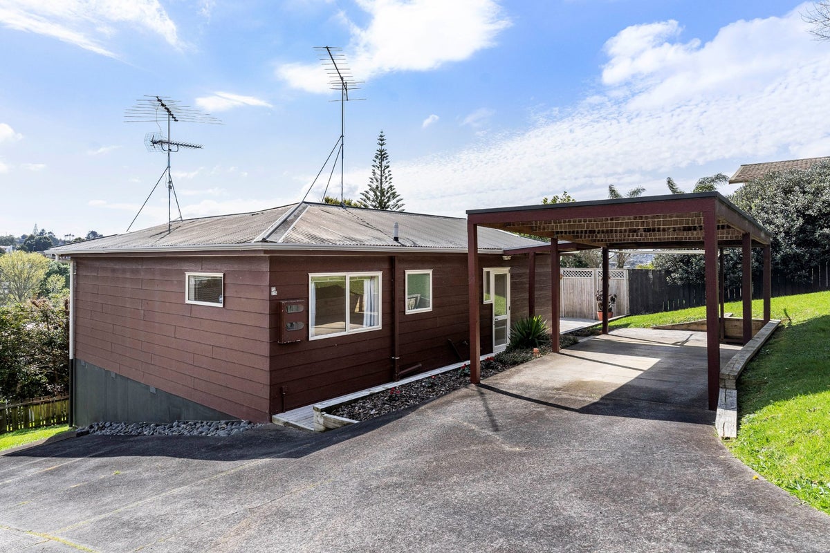 2/375 Wairau Road, Totara Vale, Auckland - Carousel 2