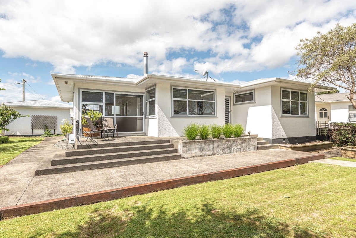 68 Somerset Road, Springvale, Whanganui - Carousel 1
