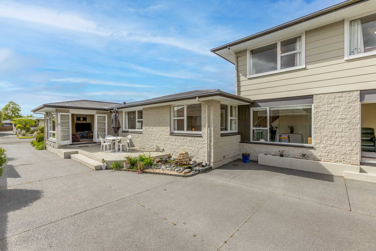 10 Clipper Place, Redwood, Christchurch - Carousel 1