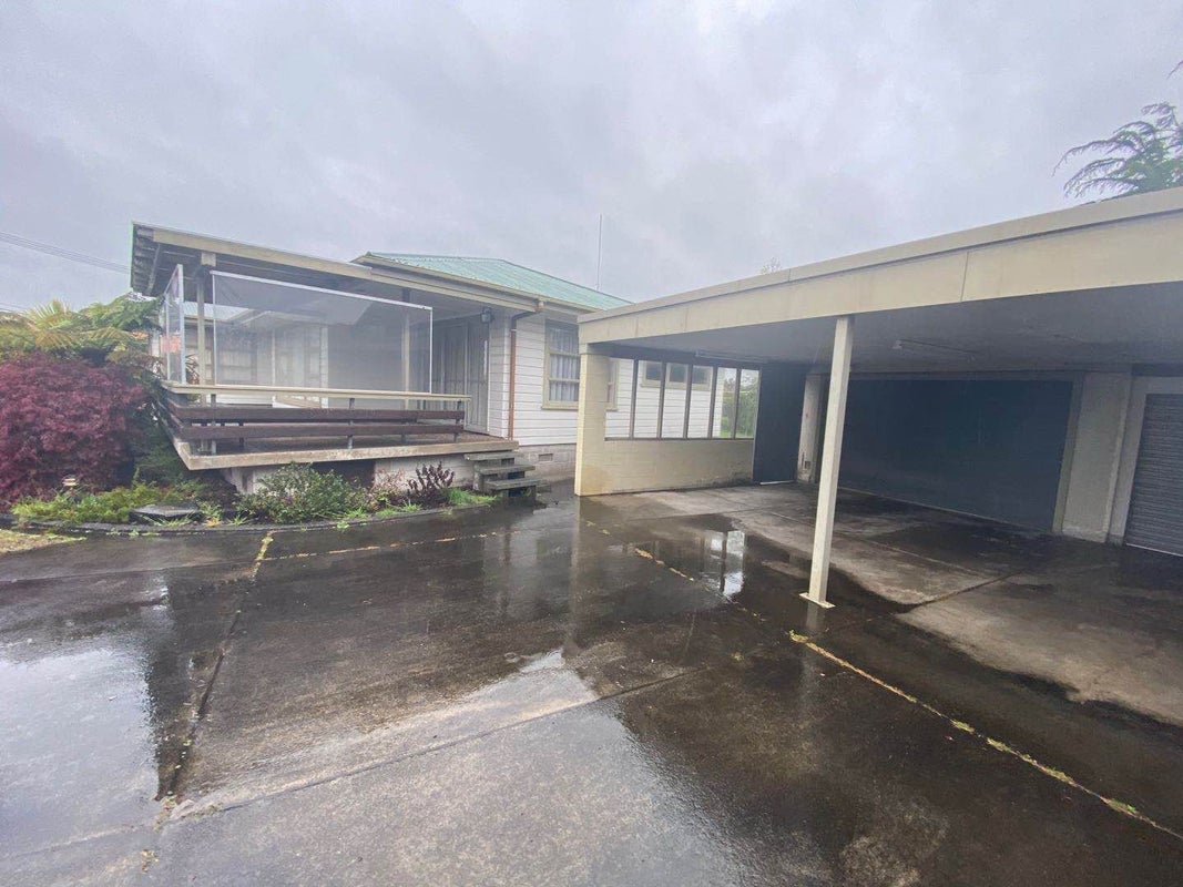 9 Sturges Road, Henderson, Auckland - Carousel 2