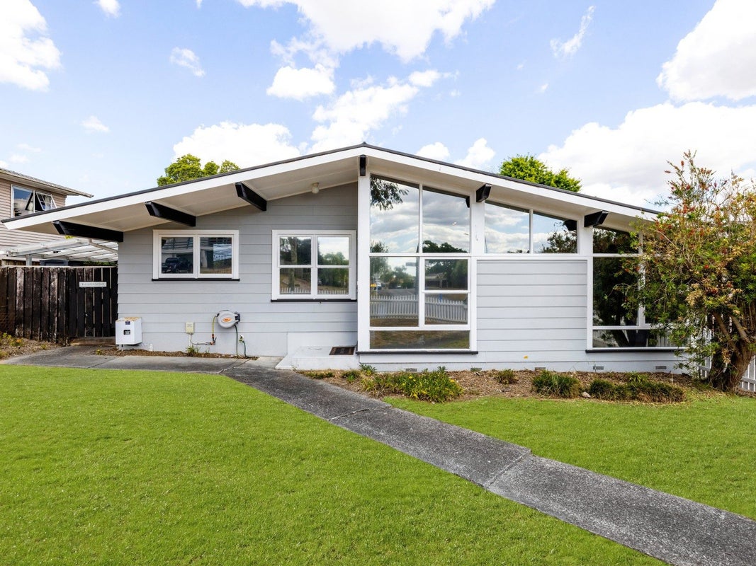 77 Pohutukawa Drive, Pukete, Hamilton - Carousel 1