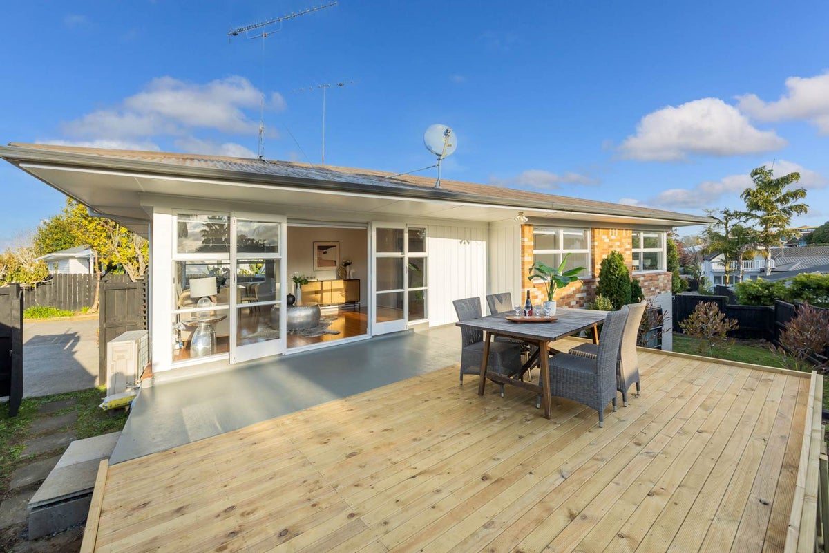 69B Howe Street, Howick, Auckland - Carousel 1