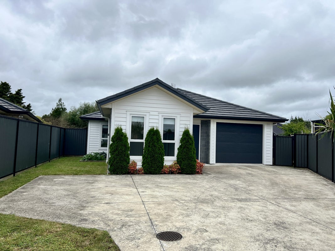 73 Stan Heather Drive, Glenview, Hamilton - Carousel 1