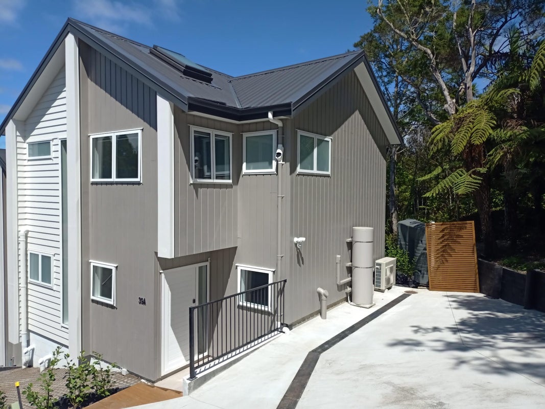 39A Tui Glen Road, Birkenhead, Auckland - Carousel 1